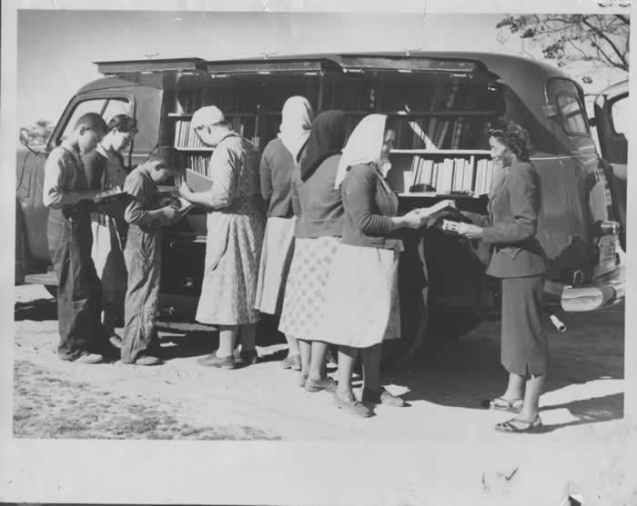 Bookmobile. Image sourced from the following webpage: https://durhamcountylibrary.org/exhibits/slw/archive.php